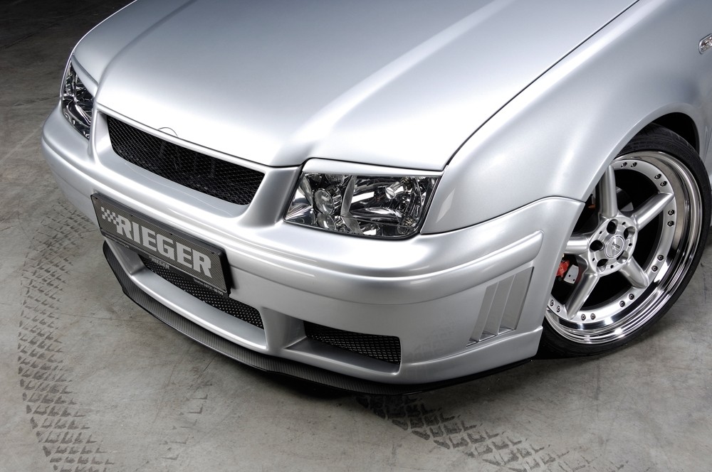 Frontbumper met geintegreerde grill met intakes VW Bora Rieger
