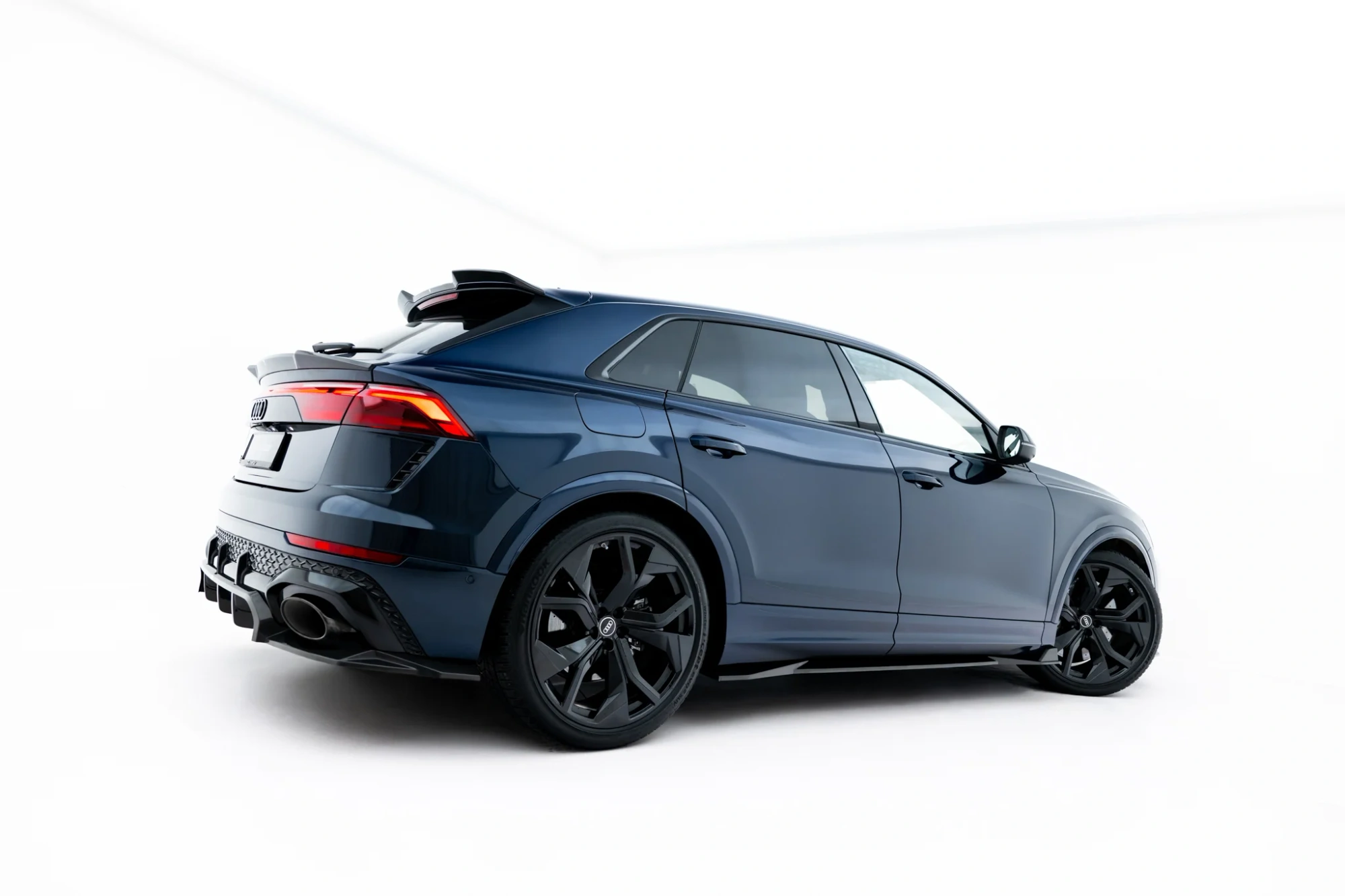 Side Skirts Audi RSQ8 Mk1 Facelift – Maxton Prepreg Carbon Fiber Side Skirts