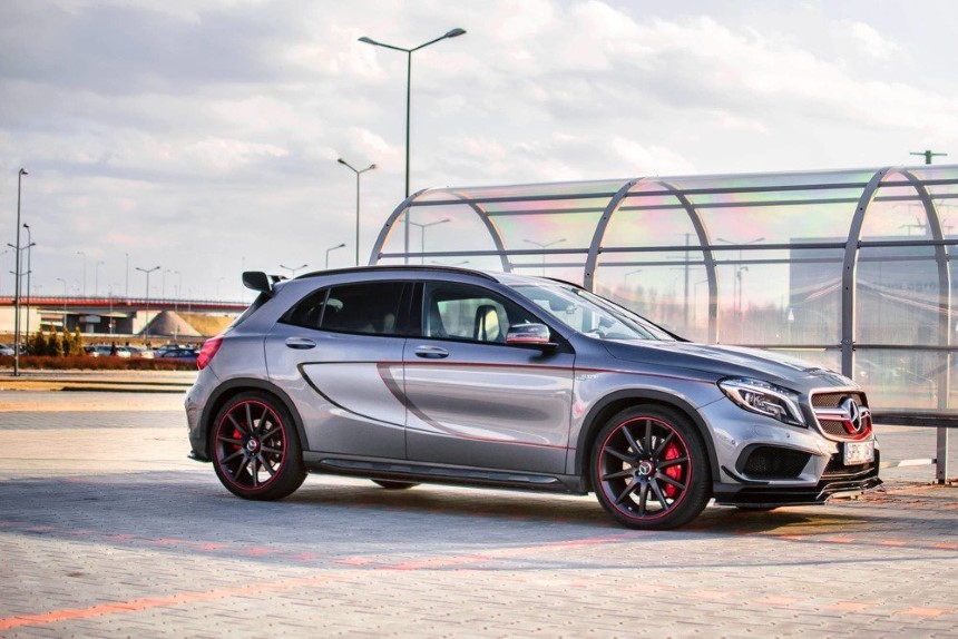 Zijskirts passend voor Mercedes GLA 45 AMG X156 Maxton Design glans zwart