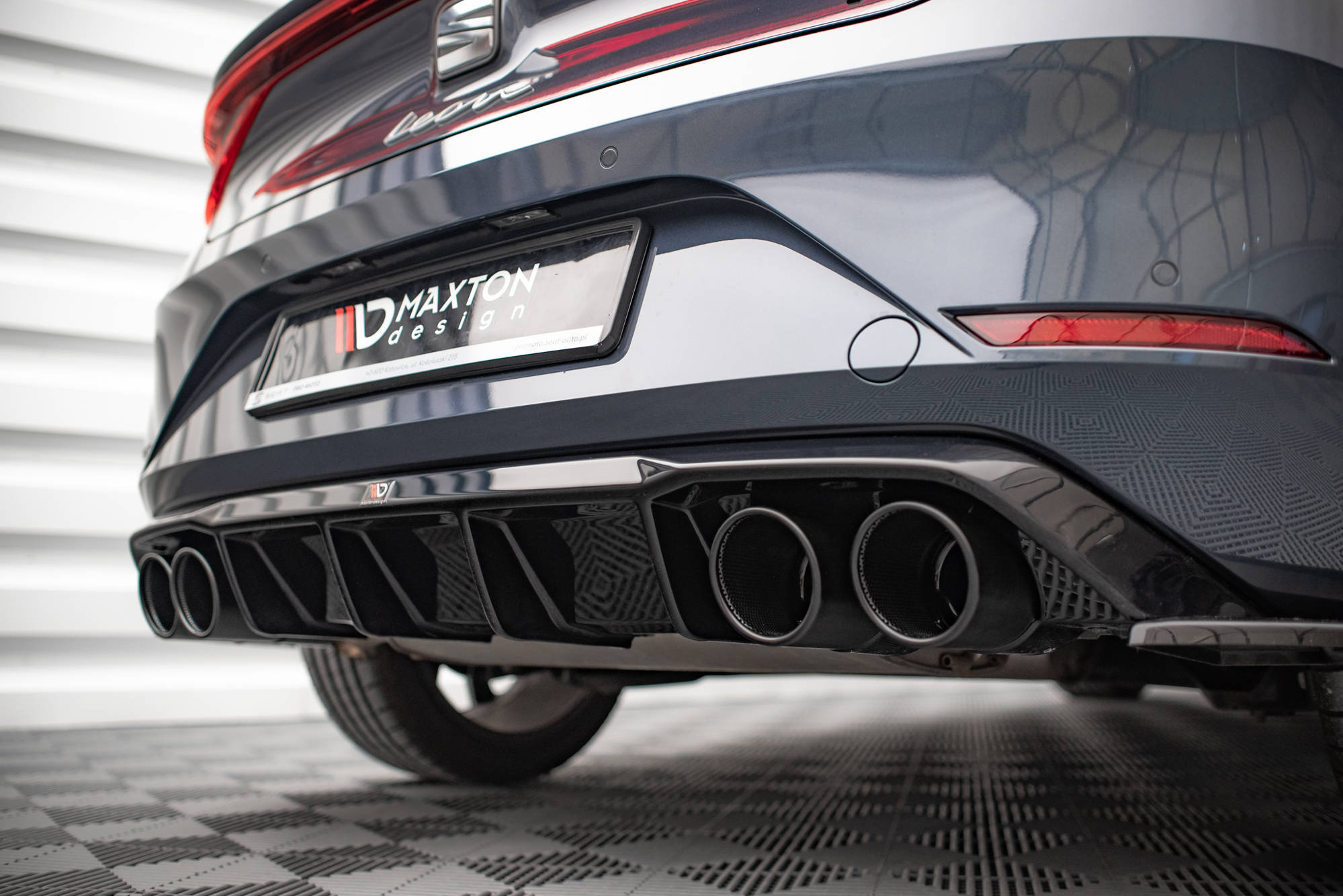 Diffuser passend voor Seat Leon FR MK4 Glans Zwart incl. sierstukken