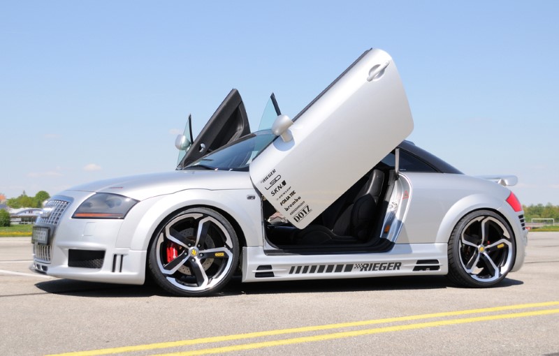 Sideskirts passend voor Audi TT with 2 schacht and 2 uitsnedes Rieger
