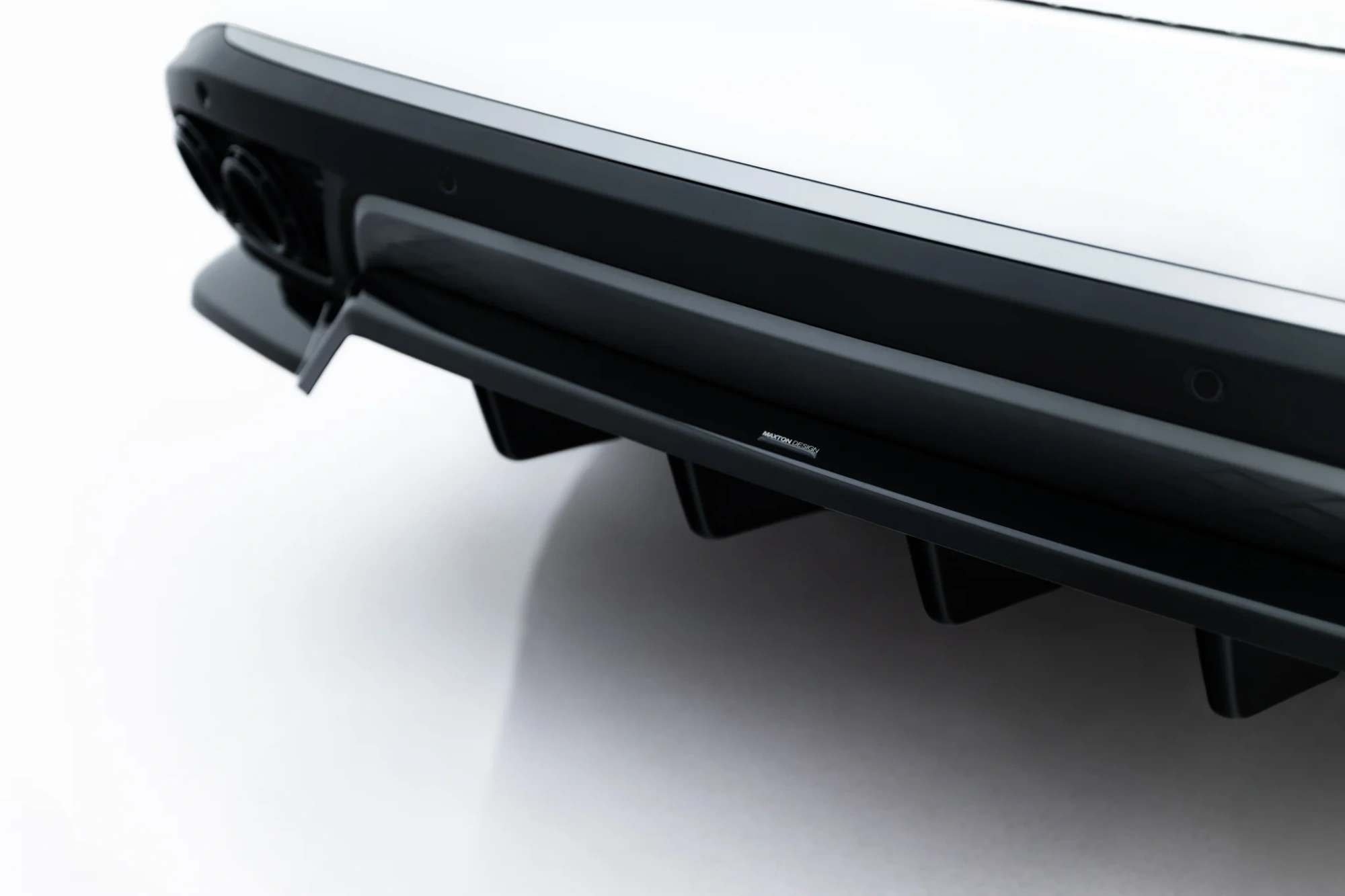 Rear Splitter Omoda 9 Mk1 with Vertical Bars Maxton Gloss Black