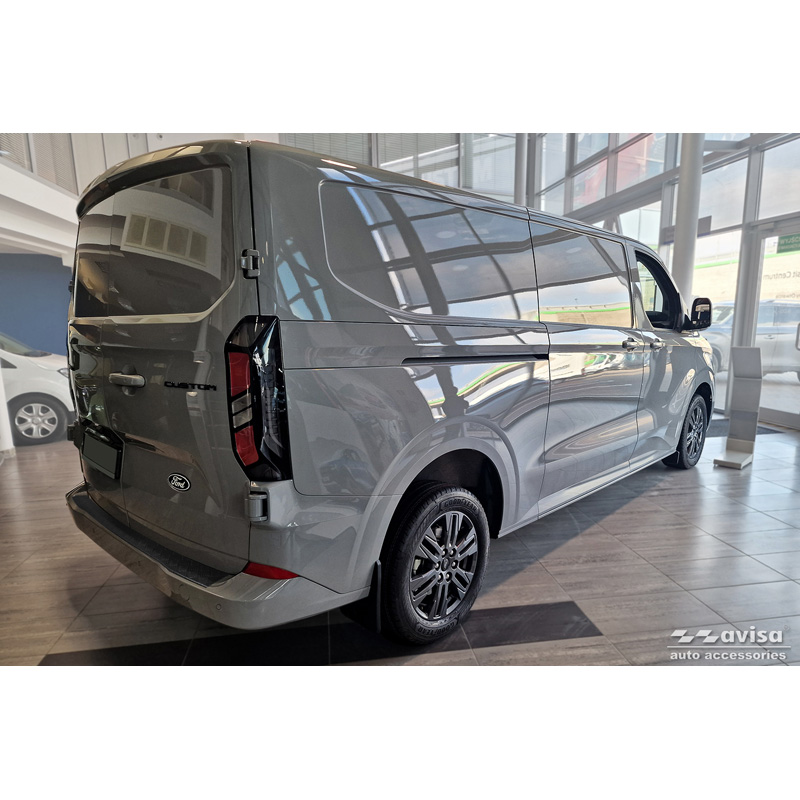 Matt Black Aluminum Rear bumper protector  Ford Transit Custom & Tourneo Custom (V710) 2023- / Volkswagen Transporter T7 2024- 'Riffled Plate'