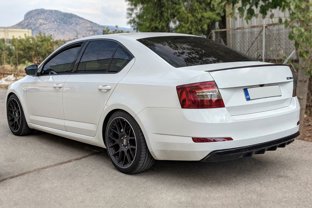 Diffuser passend voor Skoda Octavia III 5E 13-19 Glans Zwart