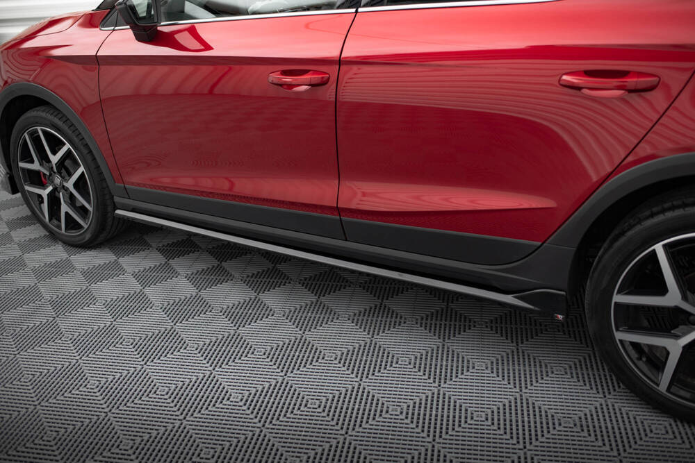 Zijskirts Seat Arona FR Maxton Glans Zwart