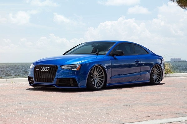 Vossen VFS2 10.5x20 5x112 ET42 Gloss Graphite Deep Face