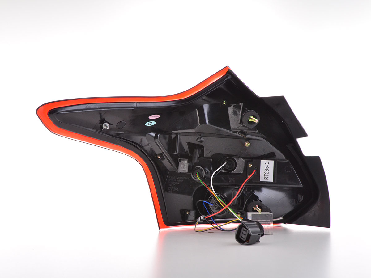 Ford Focus III 2011-2014 LED Dynamic Red/Smoke Tail Lights