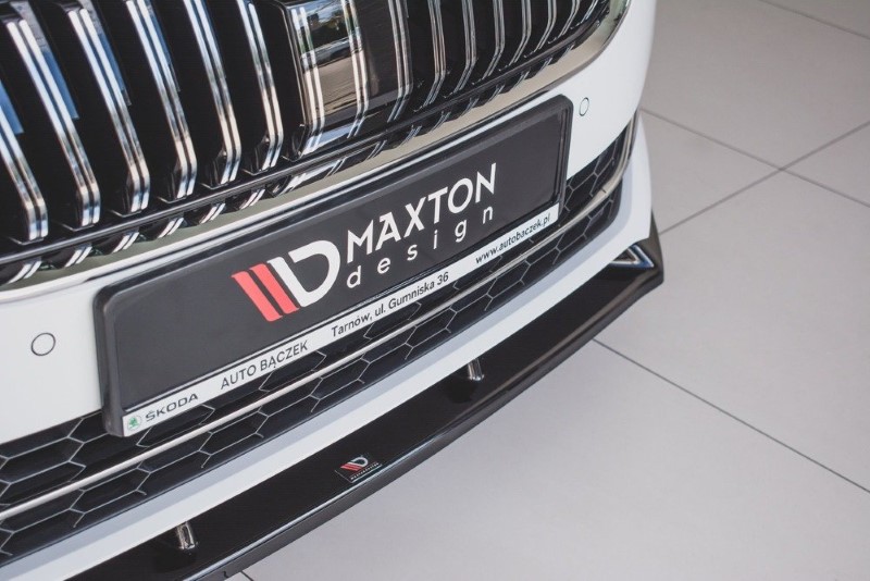 Voorspoiler passend voor Skoda Superb 3 FL Maxton Design glans zwart V.2