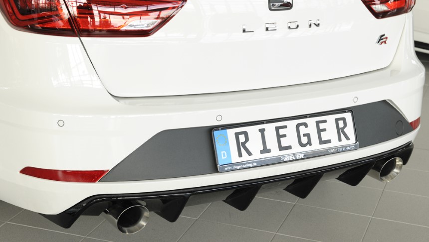 Diffuser passend voor Seat Leon FR (5F) orig. trekhaak Rieger sportuitlaat links + rechts glans zwart
