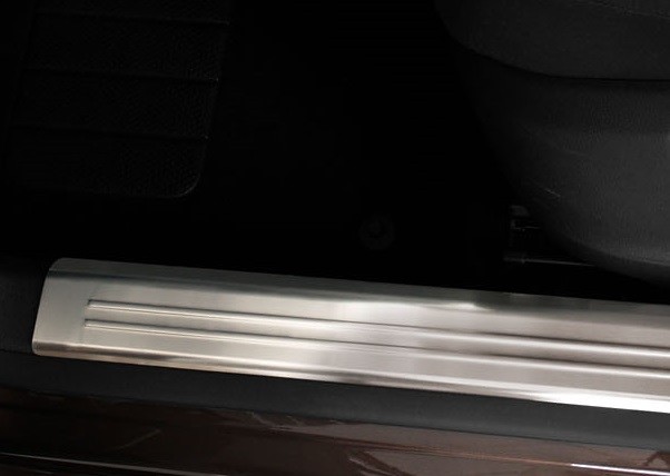 Door SIlls VW GOLF VI 5D relief lijnen 4pcs in set Staal