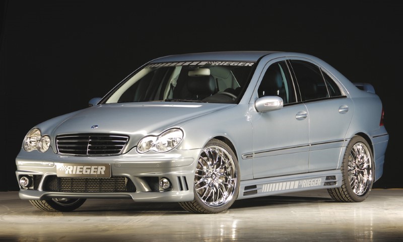 Sideskirts Mercedes W203 with 2 schacht and 2 uitsnedes Rieger