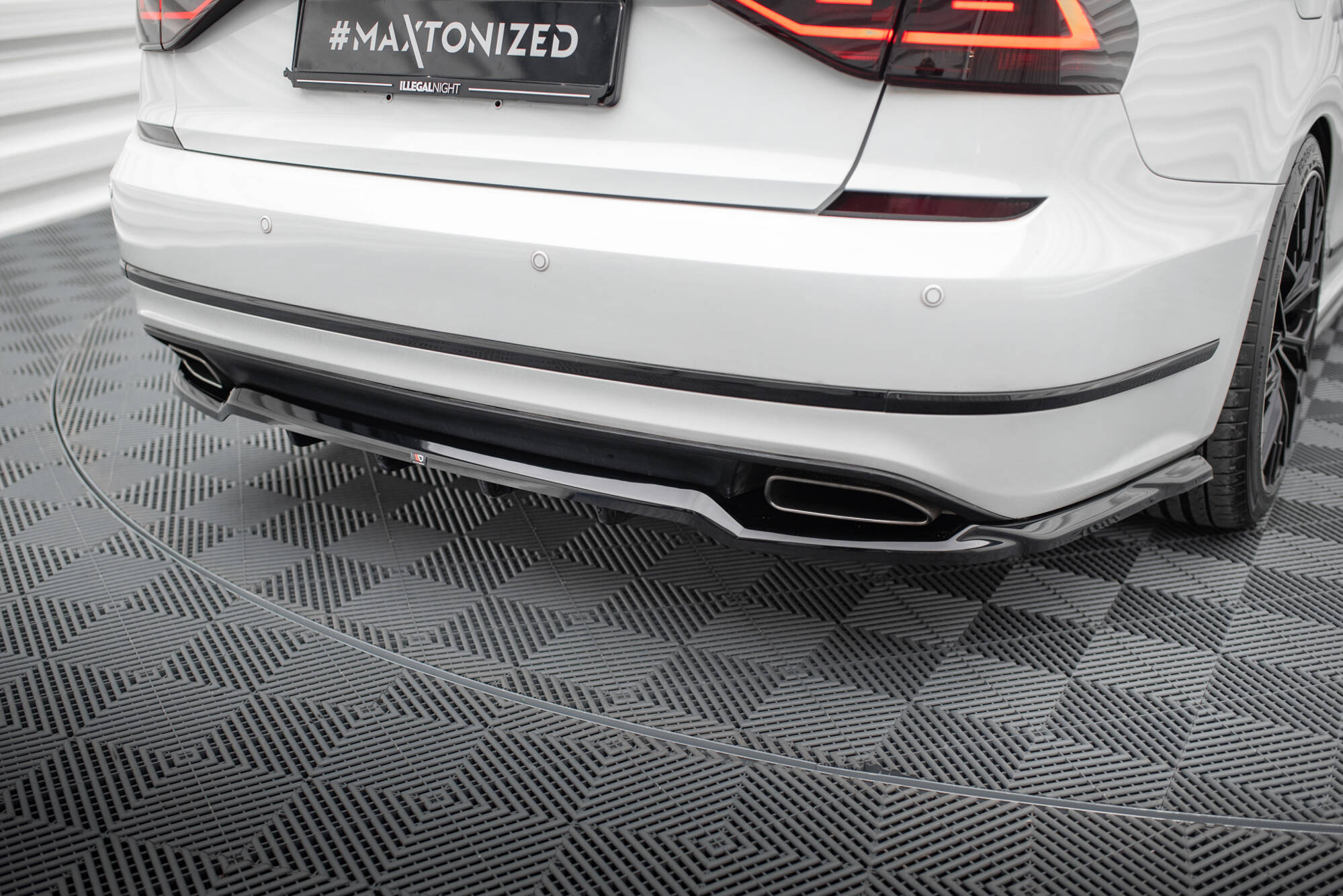 Bodykit passend voor Volkswagen Passat GT B8 Facelift USA Maxton Glanzend zwart