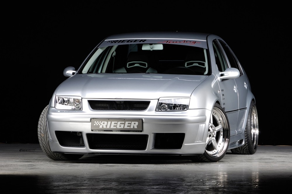 Frontbumper met geintegreerde grill met intakes VW Bora Rieger