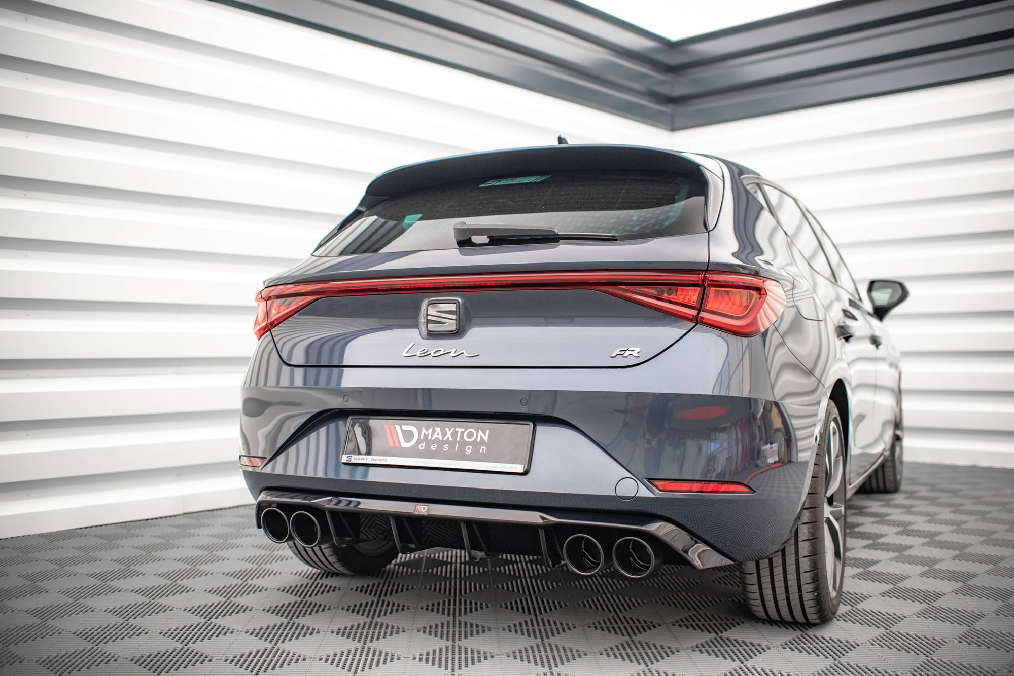 Diffuser passend voor Seat Leon FR MK4 Glans Zwart incl. sierstukken